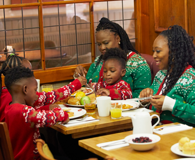 table_table_breakfast_with_santa_5.png
